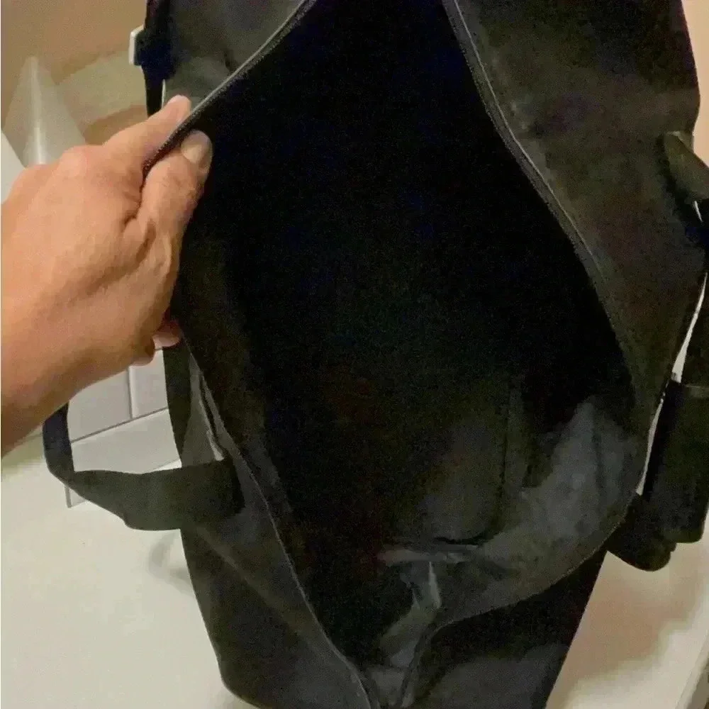 Escoda large travel bag waterproof, long adjustable straps fit a lot of stuff